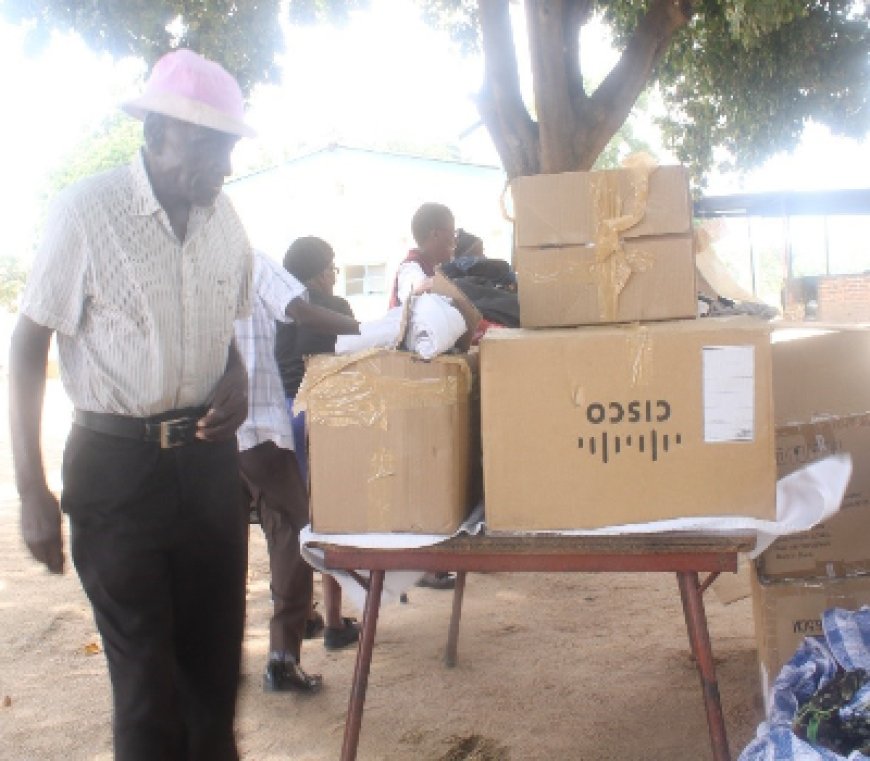 ZIMRA Brings Joy to Bumhudzo Old People’s home